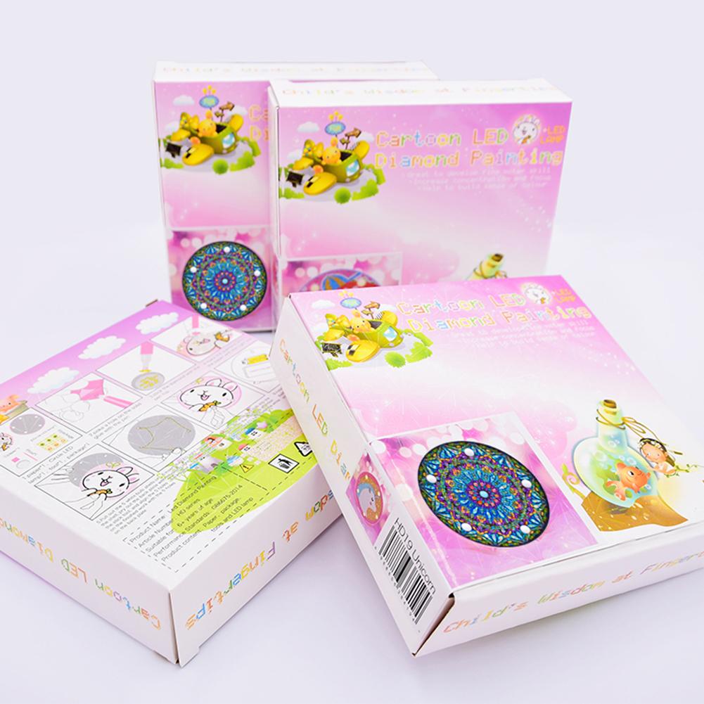 Datura - Special Shaped Drill Diamond Painting 30*30CM