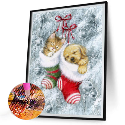 Kittens And Puppies In Christmas Stockings - Full Round Drill Diamond Painting 30*40CM