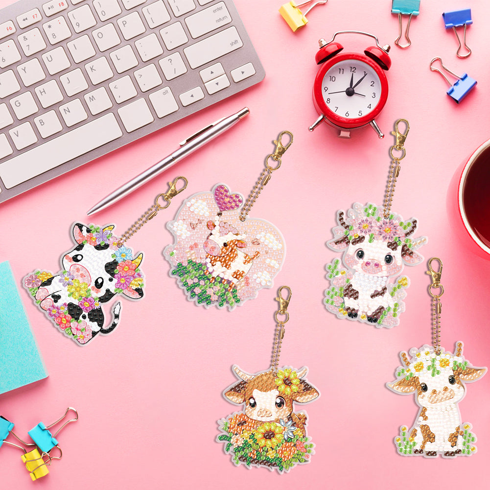 5PCS Double Sided Round Diamond Painting Art Keychain Pendant for Adults (Calf)
