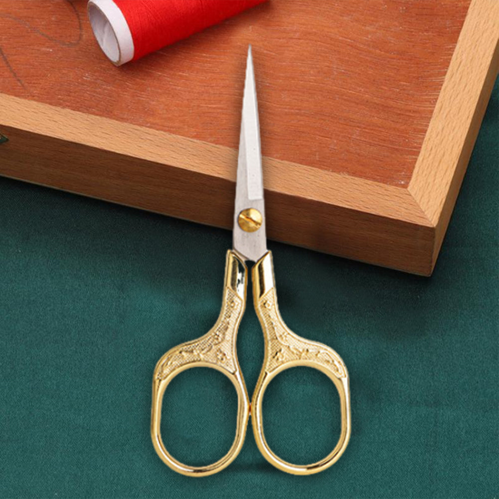 Stainless Steel Plum Blossom Flower Pattern Scissors for Sewing 12.7x6cm (Gold)