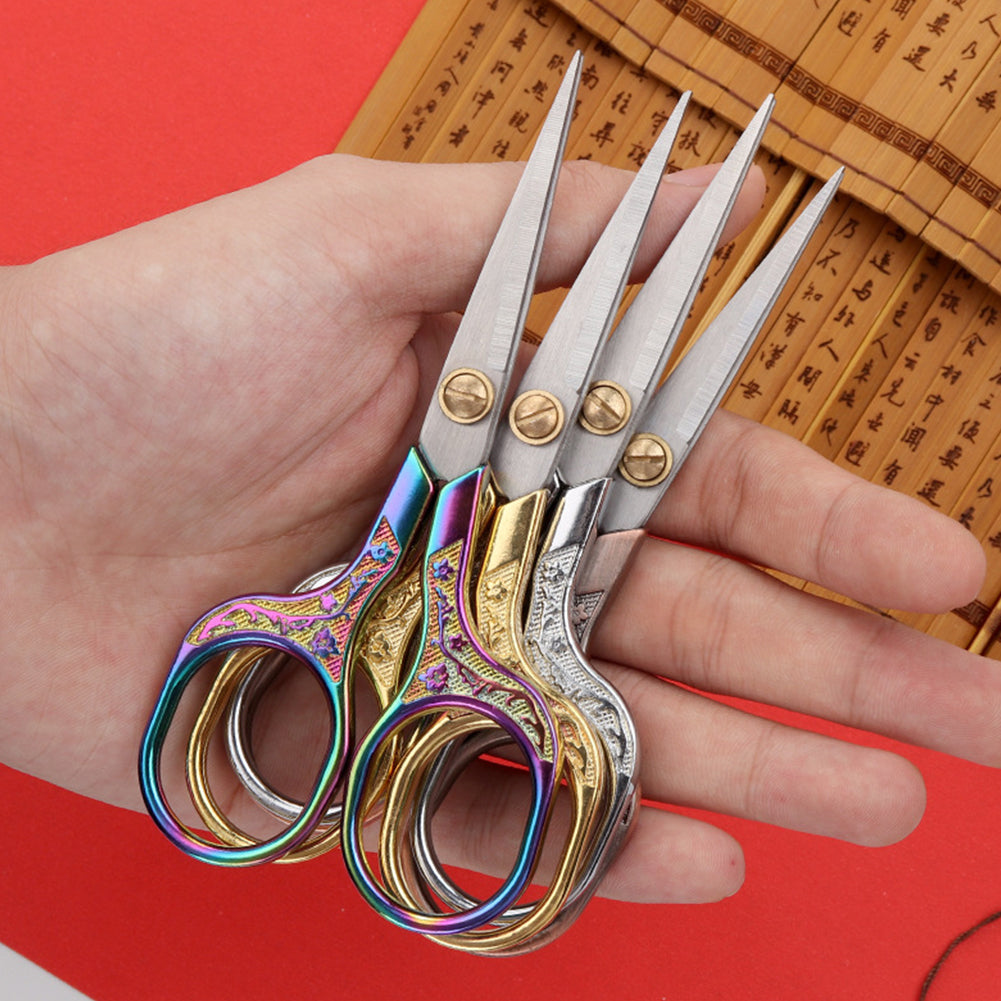 Stainless Steel Plum Blossom Flower Pattern Scissors for Sewing 12.7x6cm (Gold)