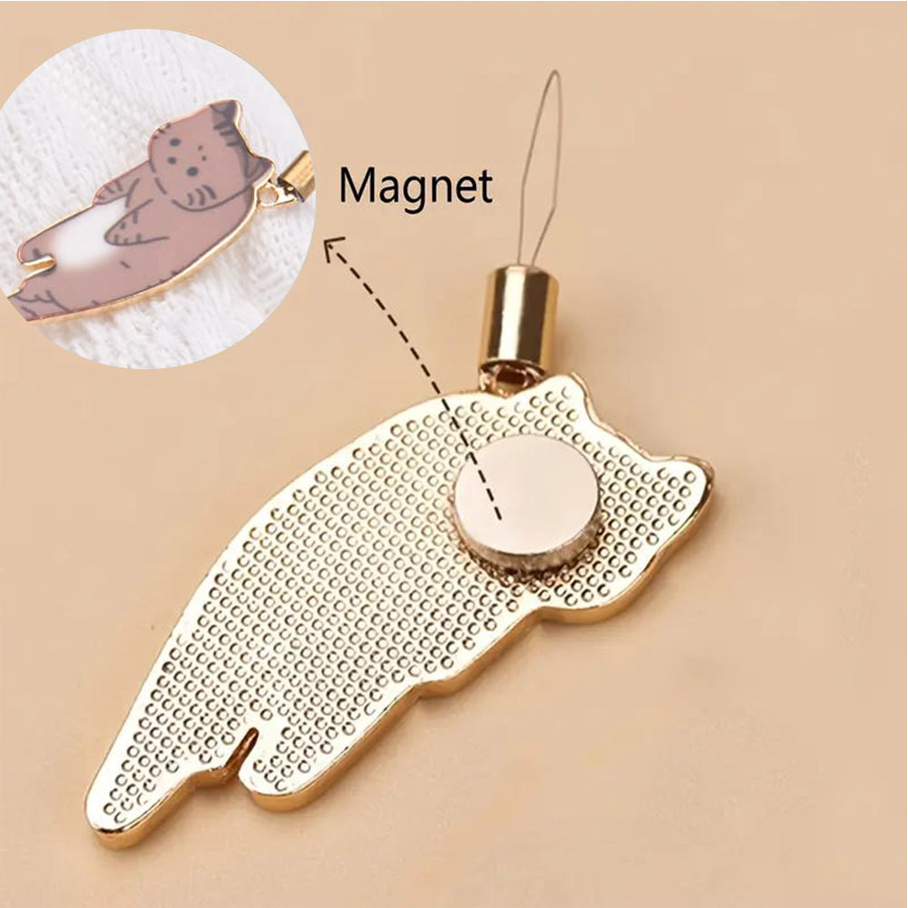 Cute Cat Magnetic Needle Holder Threader Household Magnetic Pin Holder (Brown)