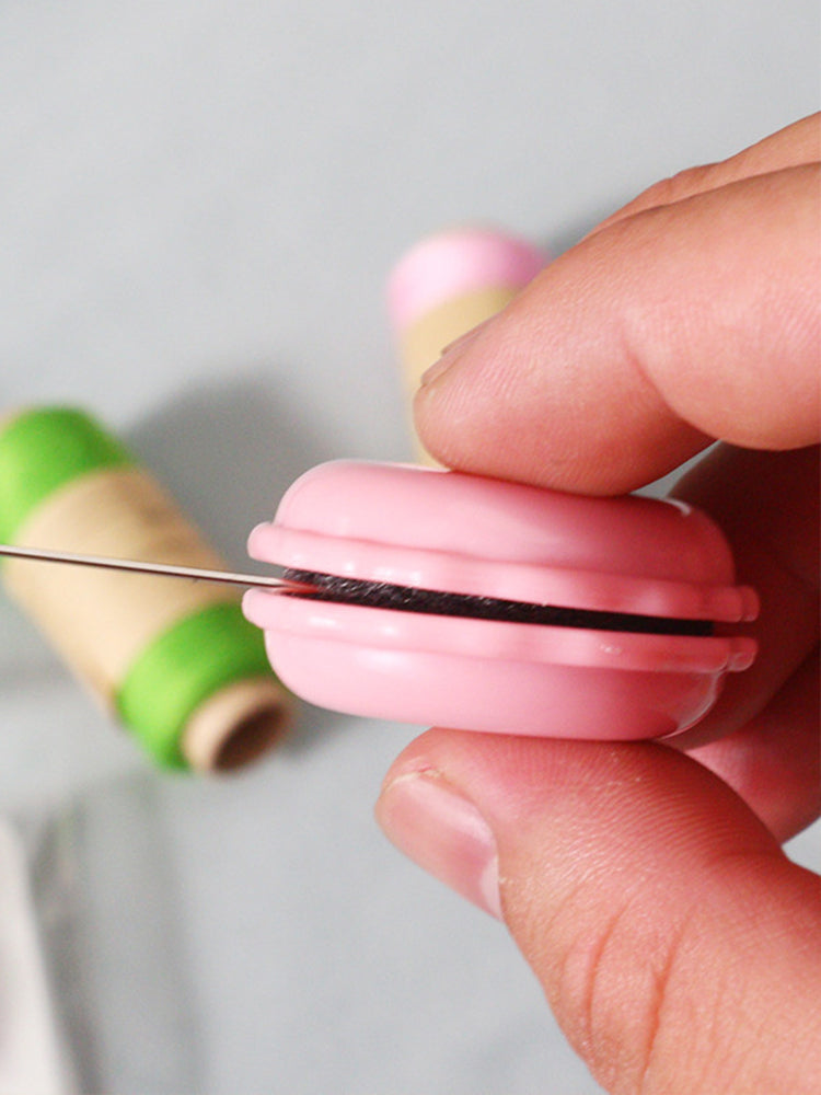 Macaron Magnetic Needle Holder Household DIY Sewing Simple Pin Holder (Pink)
