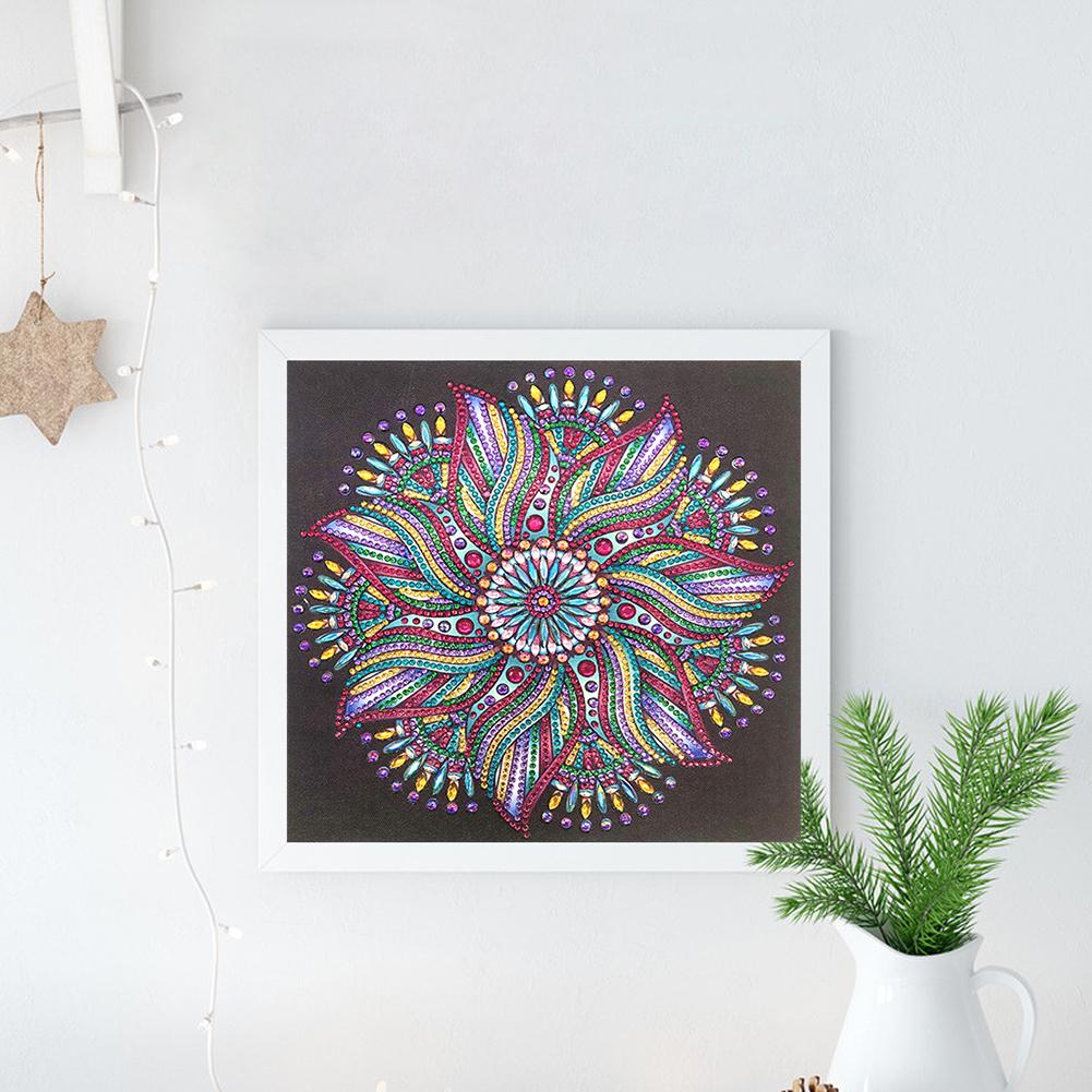 Datura - Special Shaped Drill Diamond Painting 30*30CM