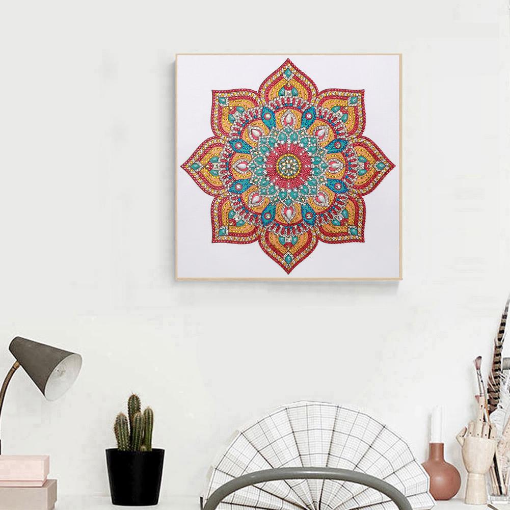 Datura - Special Shaped Drill Diamond Painting 30*30CM