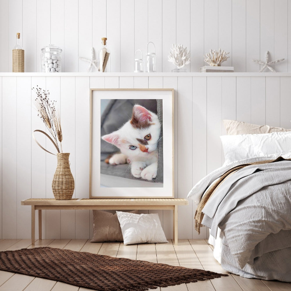 Shy Kitten - Full Round Drill Diamond Painting 30*40CM