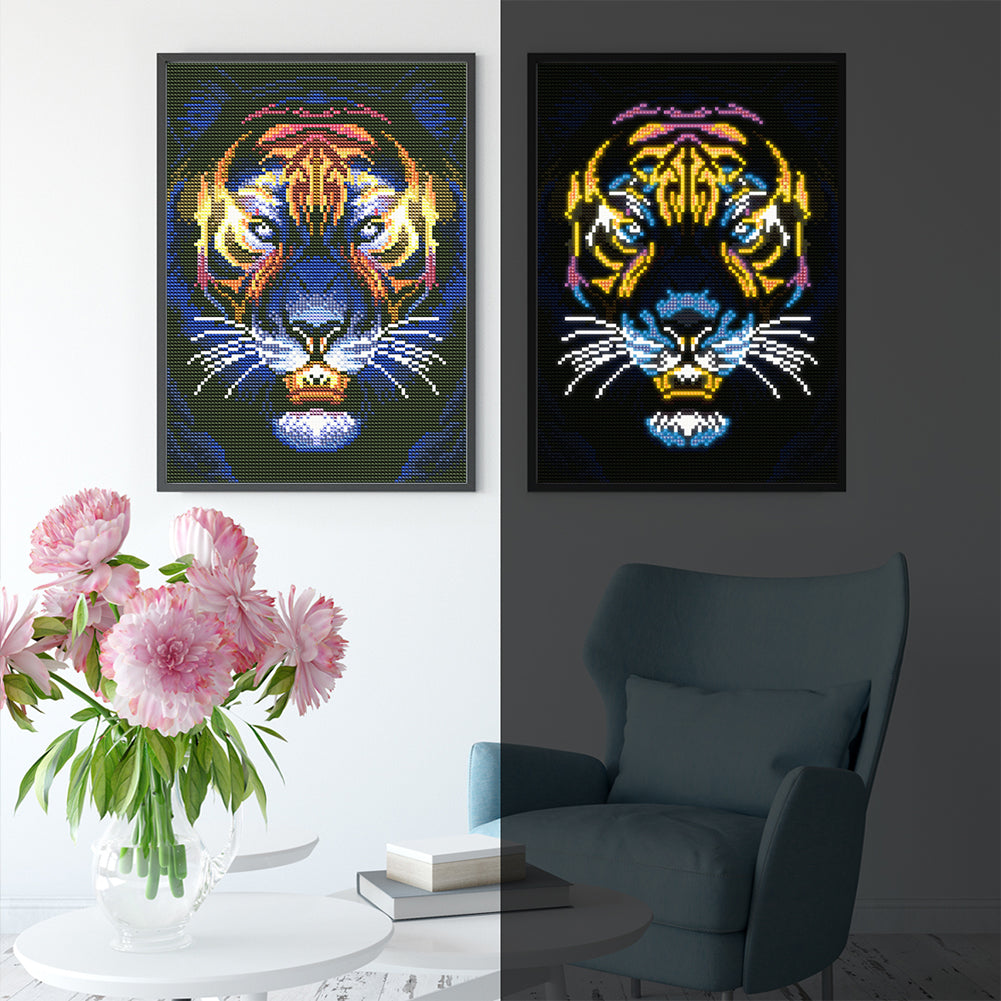 Luminous Tiger - Full Round Drill Diamond Painting 30*40CM