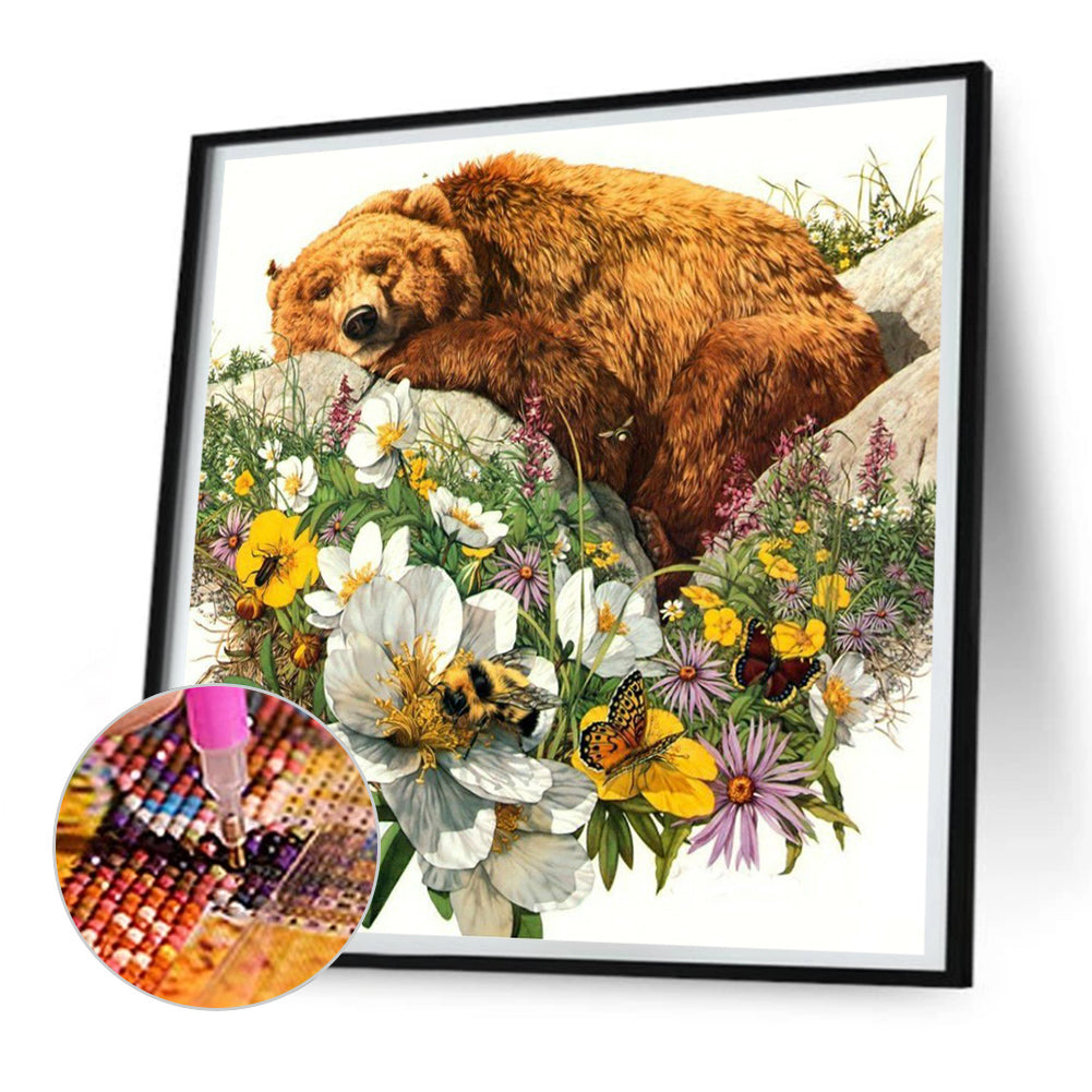 Bear Resting On Rock - Full Round Drill Diamond Painting 30*30CM